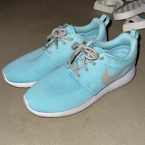 Nike Tiffany blue roshe